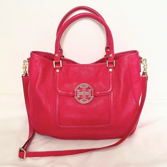 Tory Burch Handbags - 🎉HP🎉Tory Burch red Amanda hobo satchel crossbody bag EUC